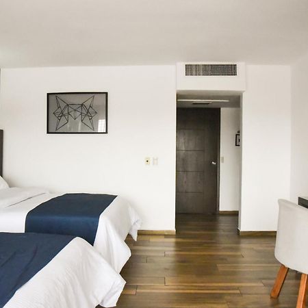 Hotel Expo Plaza Business And Family Guadalajara Zapopan Exteriör bild