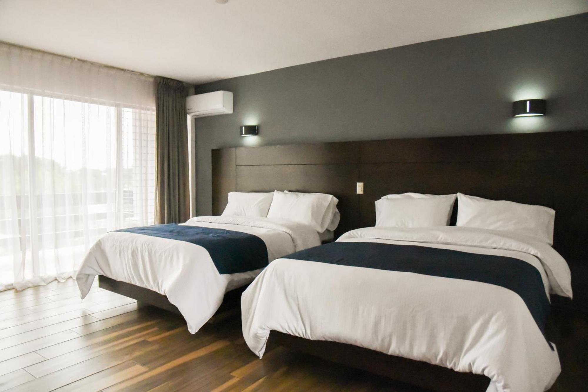 Hotel Expo Plaza Business And Family Guadalajara Zapopan Exteriör bild