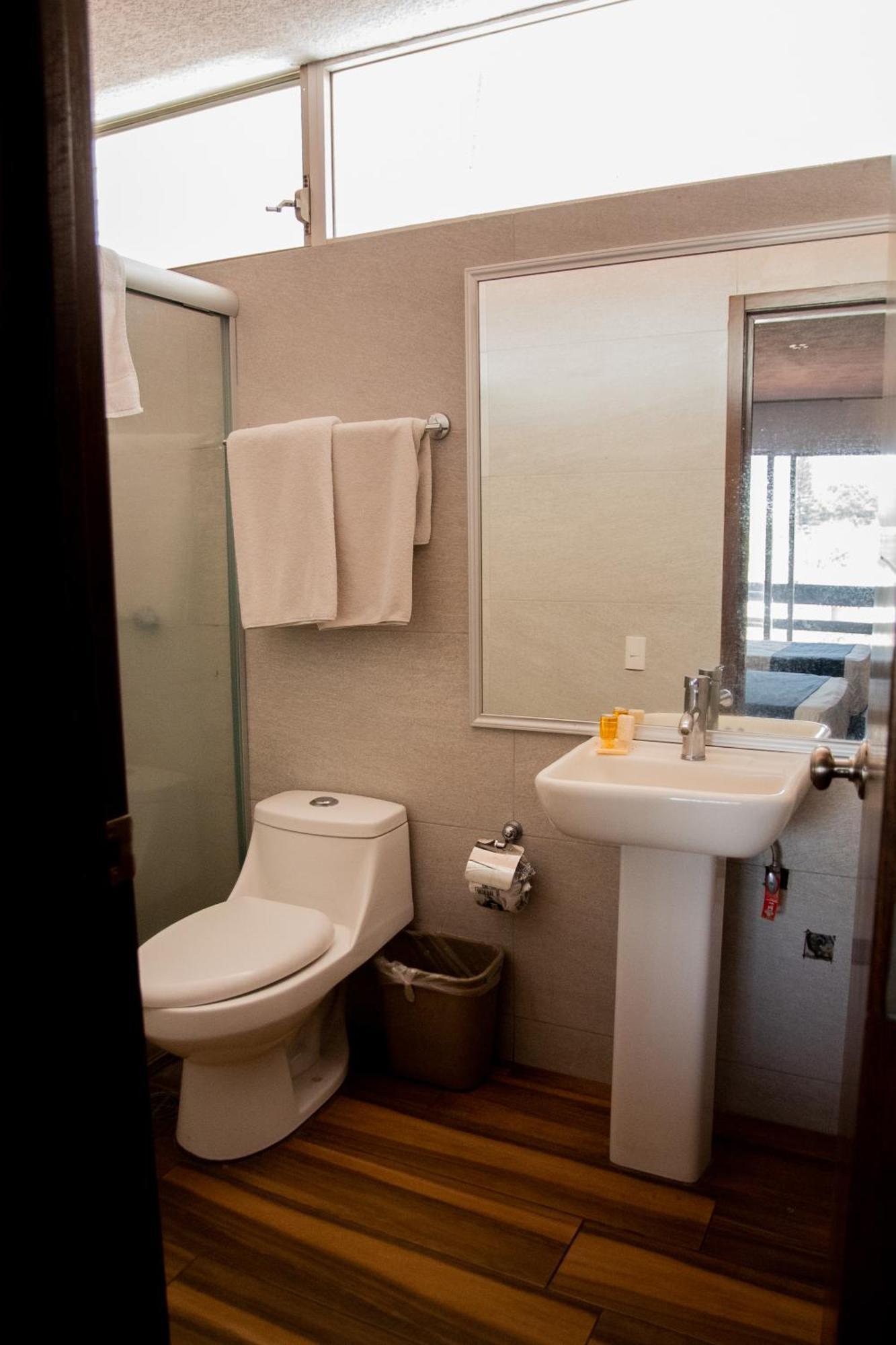 Hotel Expo Plaza Business And Family Guadalajara Zapopan Exteriör bild